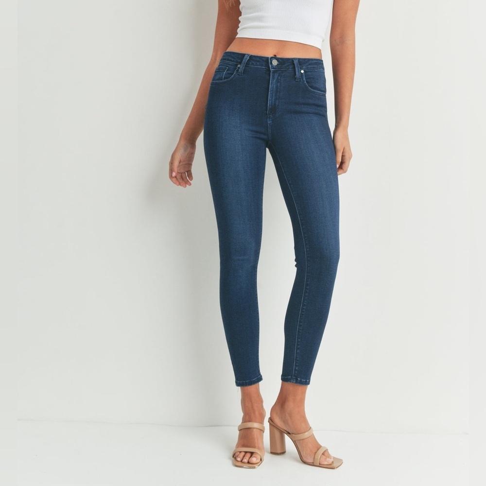 JUST BLACK Bestfriend’s Skinny Jeans